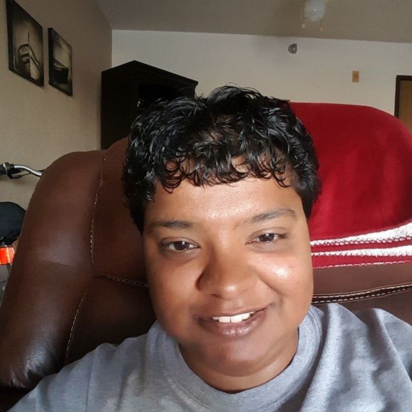 Meet your Posher, Katie - Picture 1 of 1